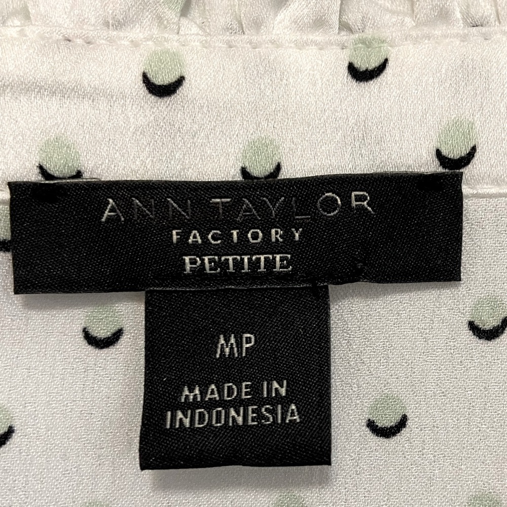 ANN TAYLOR FACTORY RUFFLES SLEEVE TOP - Picture 2 of 8